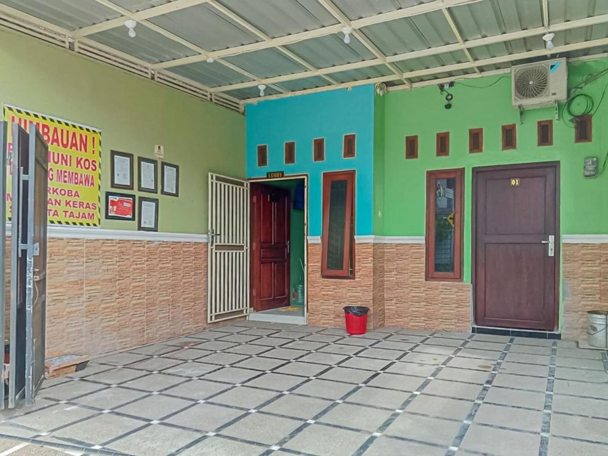 Reddoorz Near Sunrise Mall Mojokerto 외부 사진