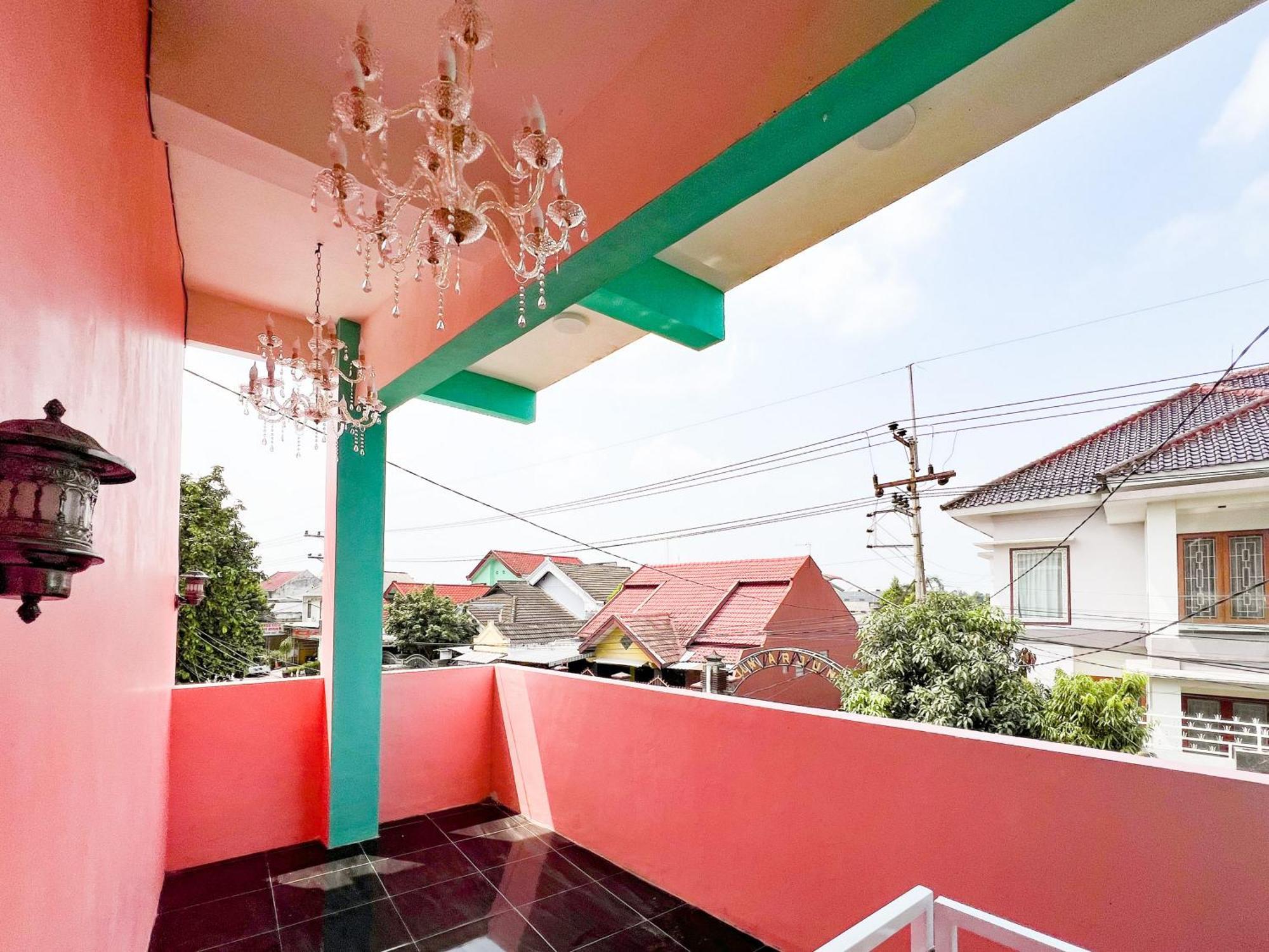 Reddoorz Near Sunrise Mall Mojokerto 외부 사진