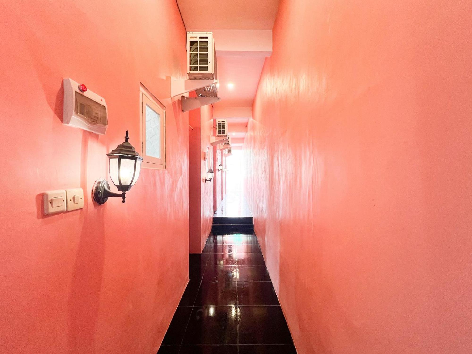 Reddoorz Near Sunrise Mall Mojokerto 외부 사진