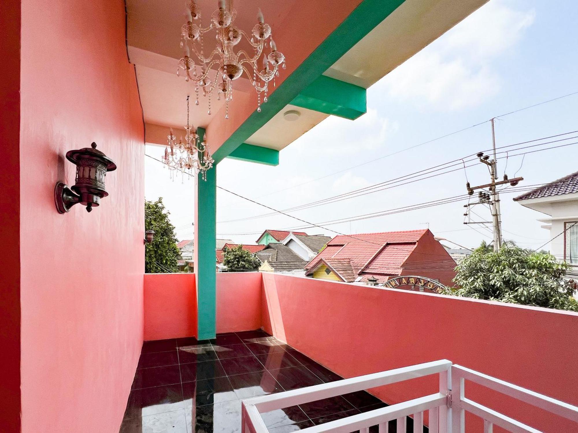 Reddoorz Near Sunrise Mall Mojokerto 외부 사진
