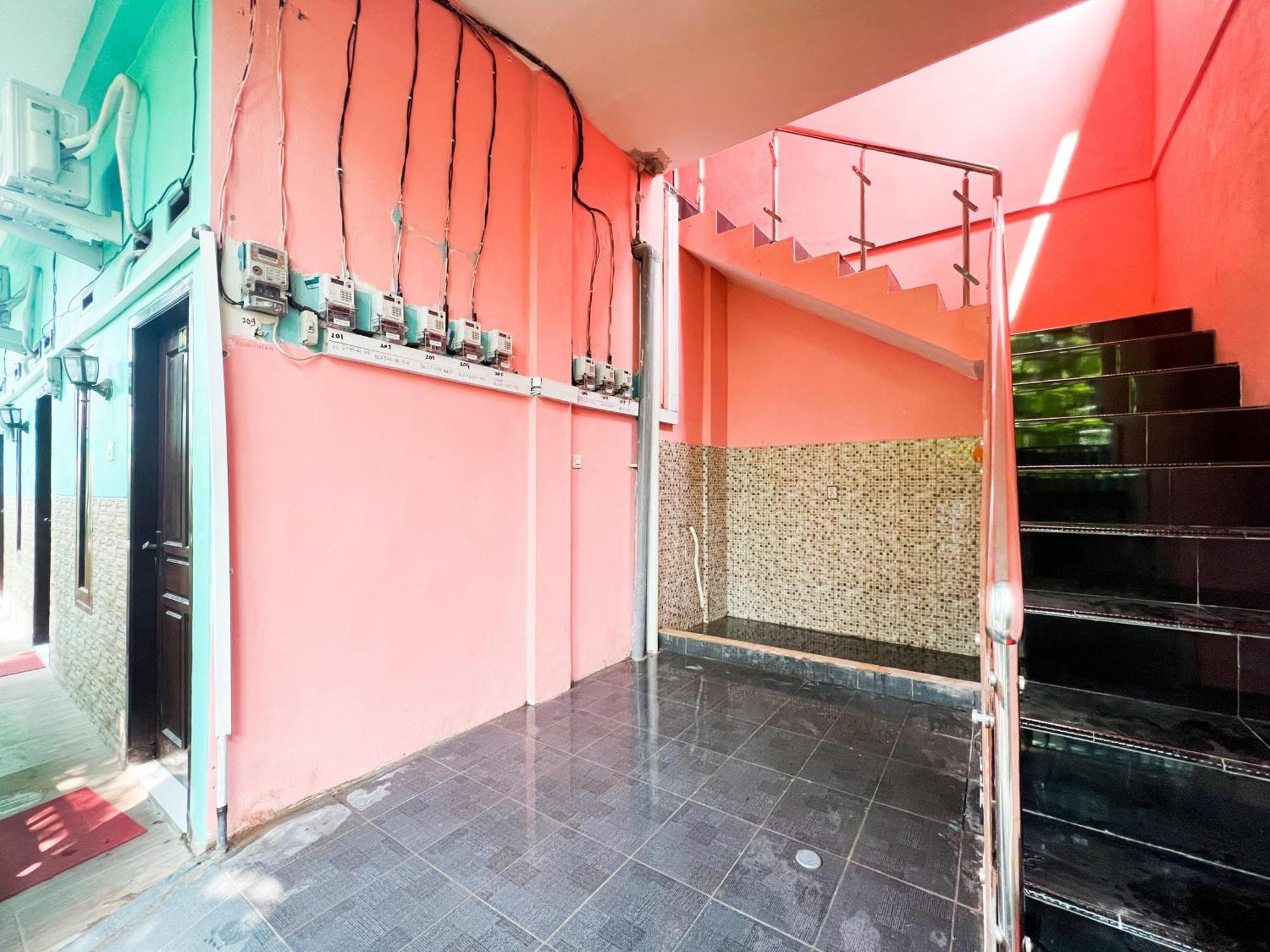 Reddoorz Near Sunrise Mall Mojokerto 외부 사진