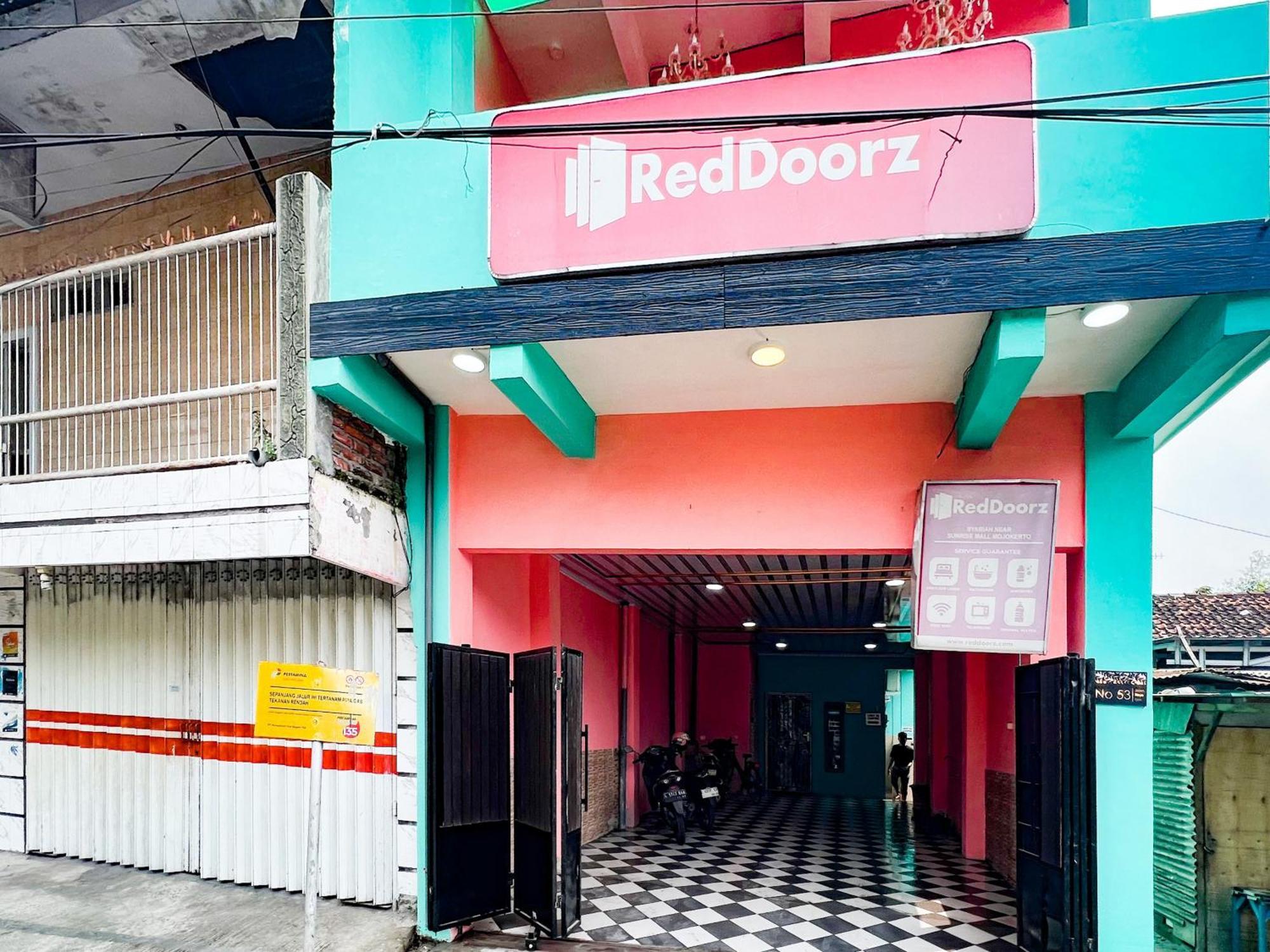 Reddoorz Near Sunrise Mall Mojokerto 외부 사진