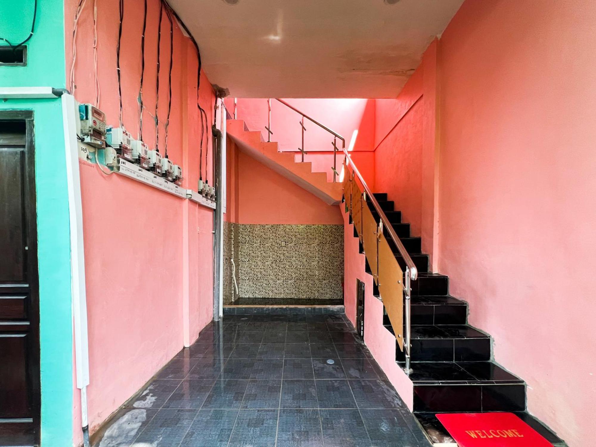 Reddoorz Near Sunrise Mall Mojokerto 외부 사진